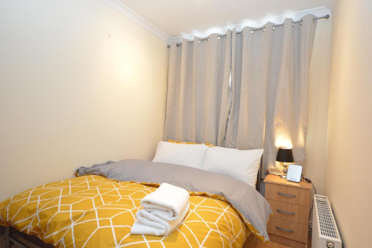 London Luxury 5 Bedroom House 2 Min Walk To The Tube Station Ντάγκεναμ Εξωτερικό φωτογραφία
