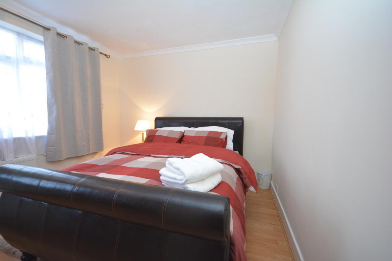 London Luxury 5 Bedroom House 2 Min Walk To The Tube Station Ντάγκεναμ Εξωτερικό φωτογραφία