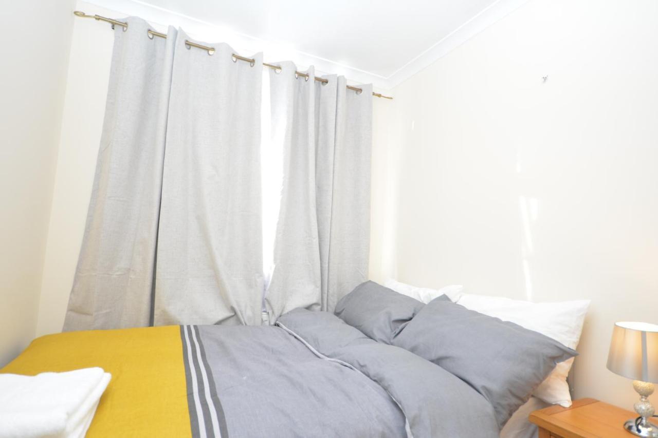 London Luxury 5 Bedroom House 2 Min Walk To The Tube Station Ντάγκεναμ Εξωτερικό φωτογραφία