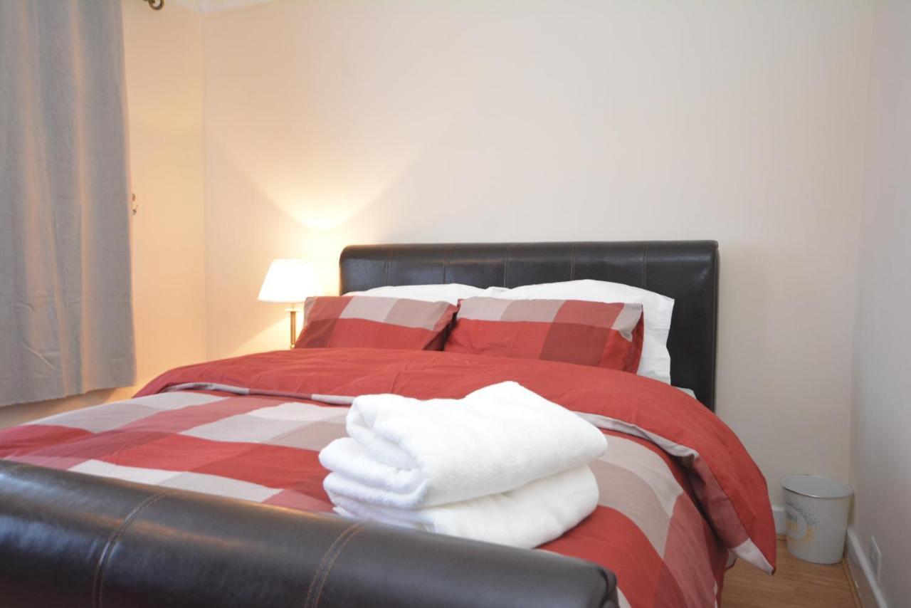 London Luxury 5 Bedroom House 2 Min Walk To The Tube Station Ντάγκεναμ Εξωτερικό φωτογραφία