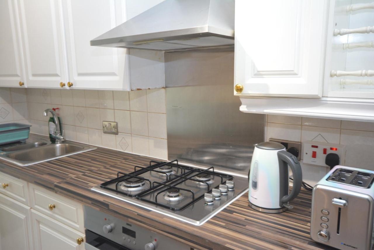 London Luxury 5 Bedroom House 2 Min Walk To The Tube Station Ντάγκεναμ Εξωτερικό φωτογραφία