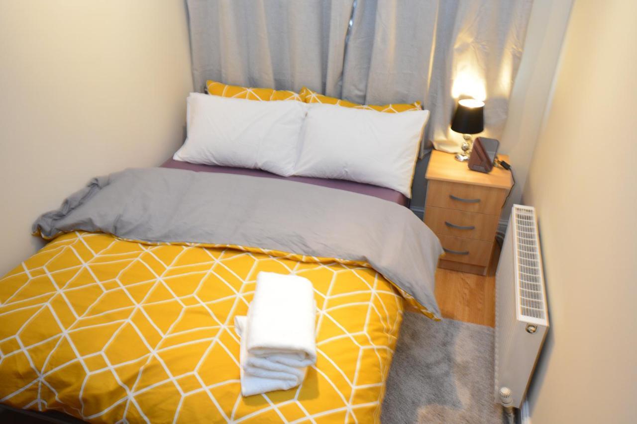 London Luxury 5 Bedroom House 2 Min Walk To The Tube Station Ντάγκεναμ Εξωτερικό φωτογραφία