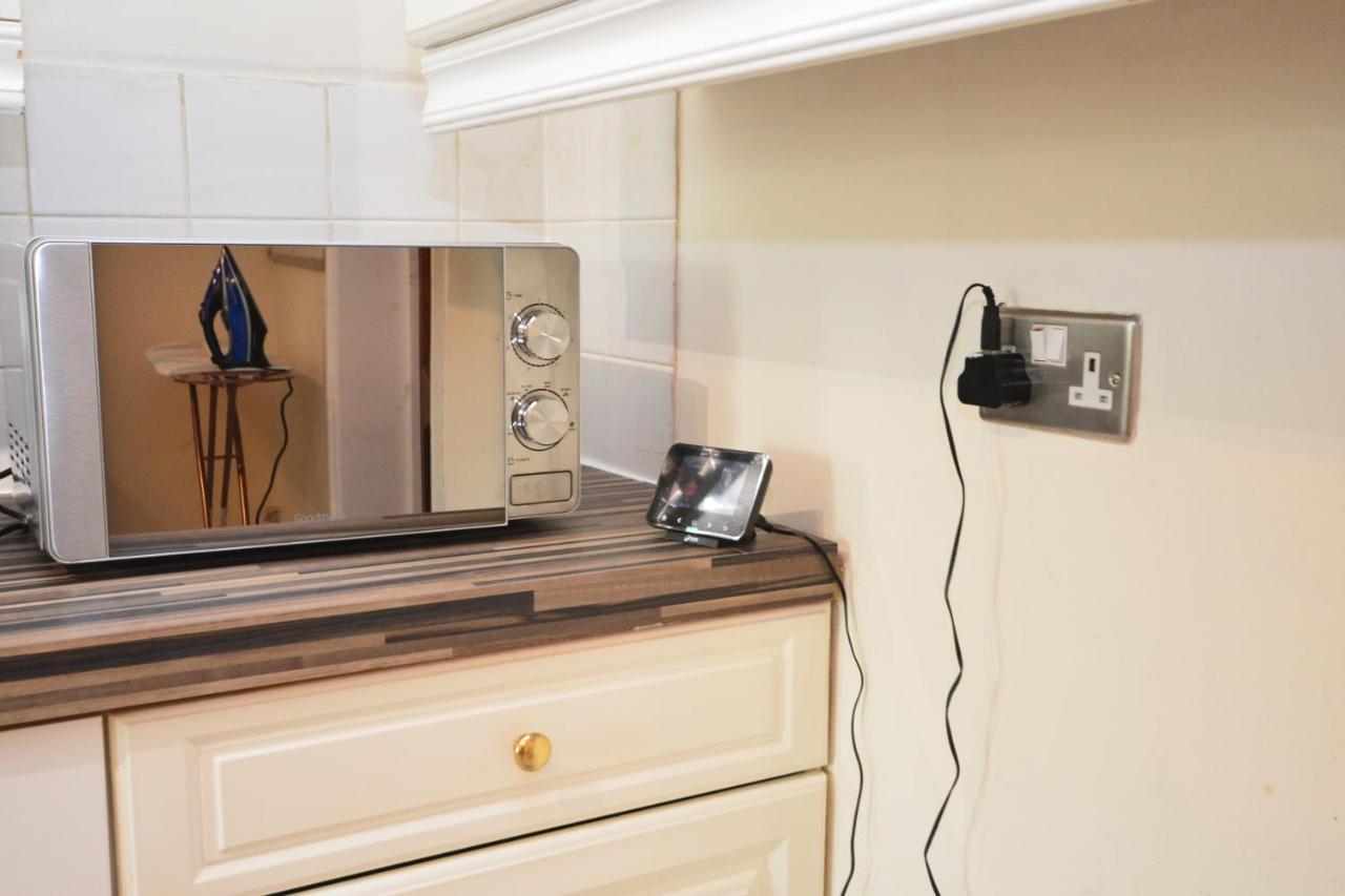 London Luxury 5 Bedroom House 2 Min Walk To The Tube Station Ντάγκεναμ Εξωτερικό φωτογραφία