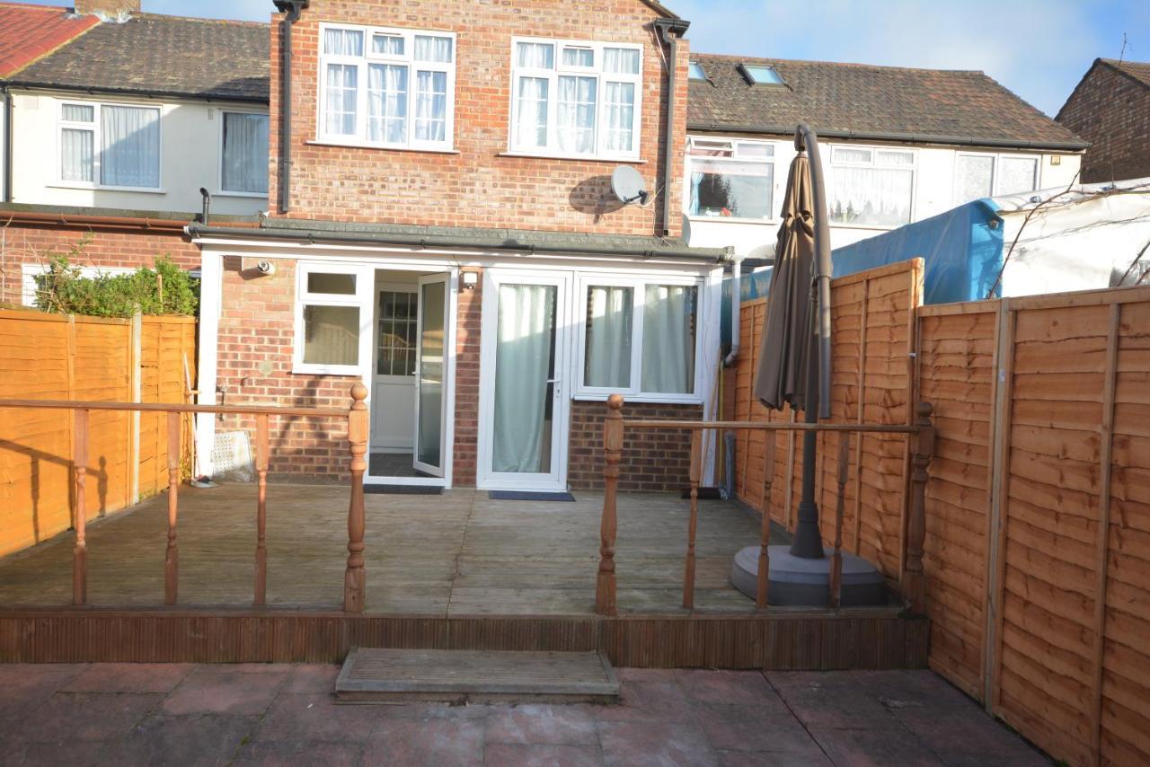 London Luxury 5 Bedroom House 2 Min Walk To The Tube Station Ντάγκεναμ Εξωτερικό φωτογραφία