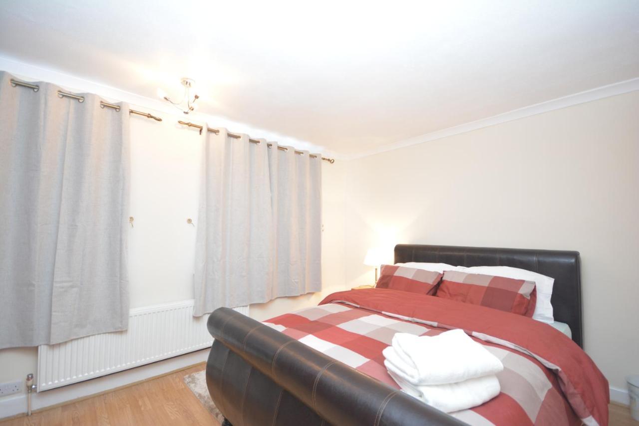 London Luxury 5 Bedroom House 2 Min Walk To The Tube Station Ντάγκεναμ Εξωτερικό φωτογραφία