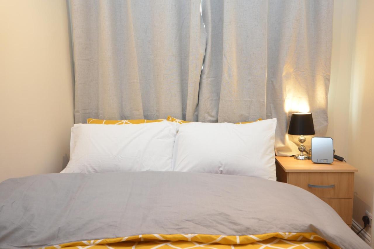 London Luxury 5 Bedroom House 2 Min Walk To The Tube Station Ντάγκεναμ Εξωτερικό φωτογραφία