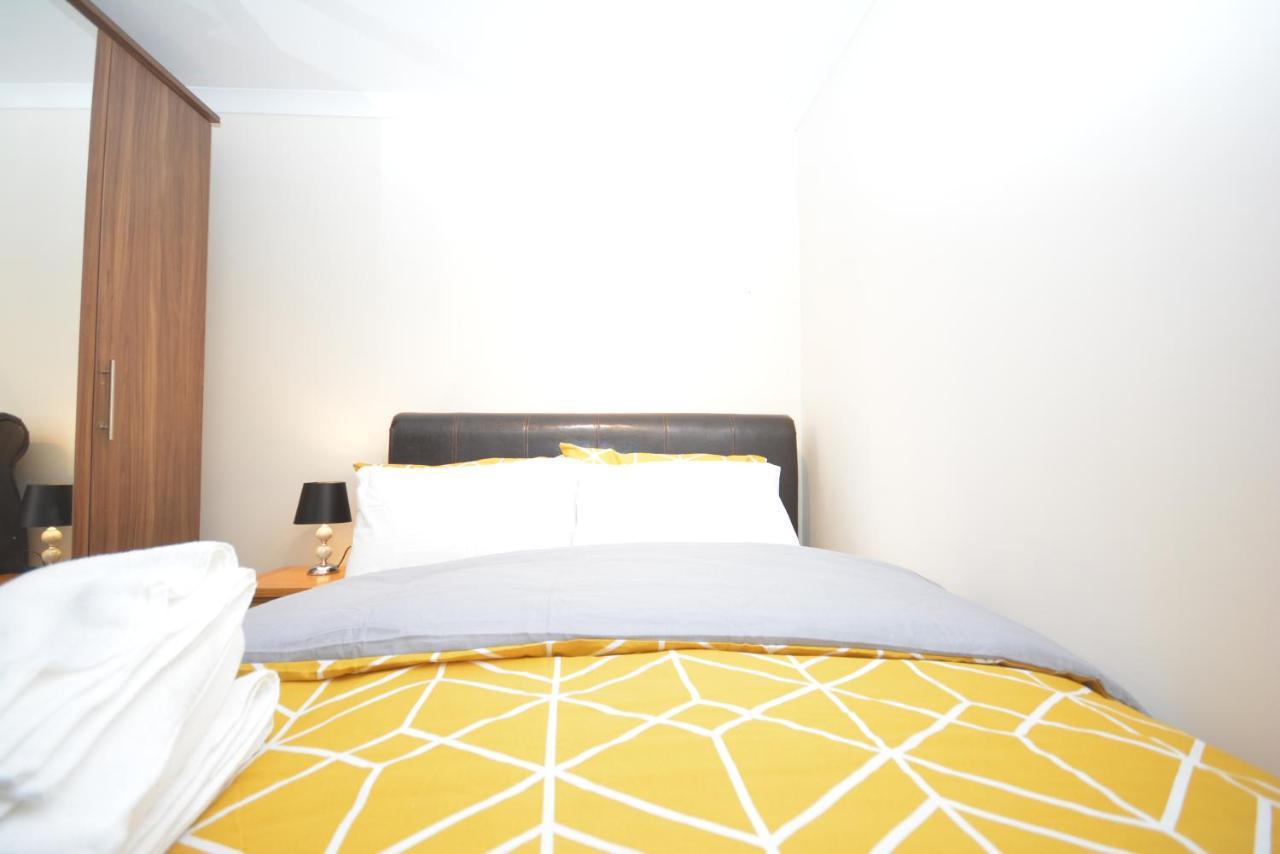 London Luxury 5 Bedroom House 2 Min Walk To The Tube Station Ντάγκεναμ Εξωτερικό φωτογραφία
