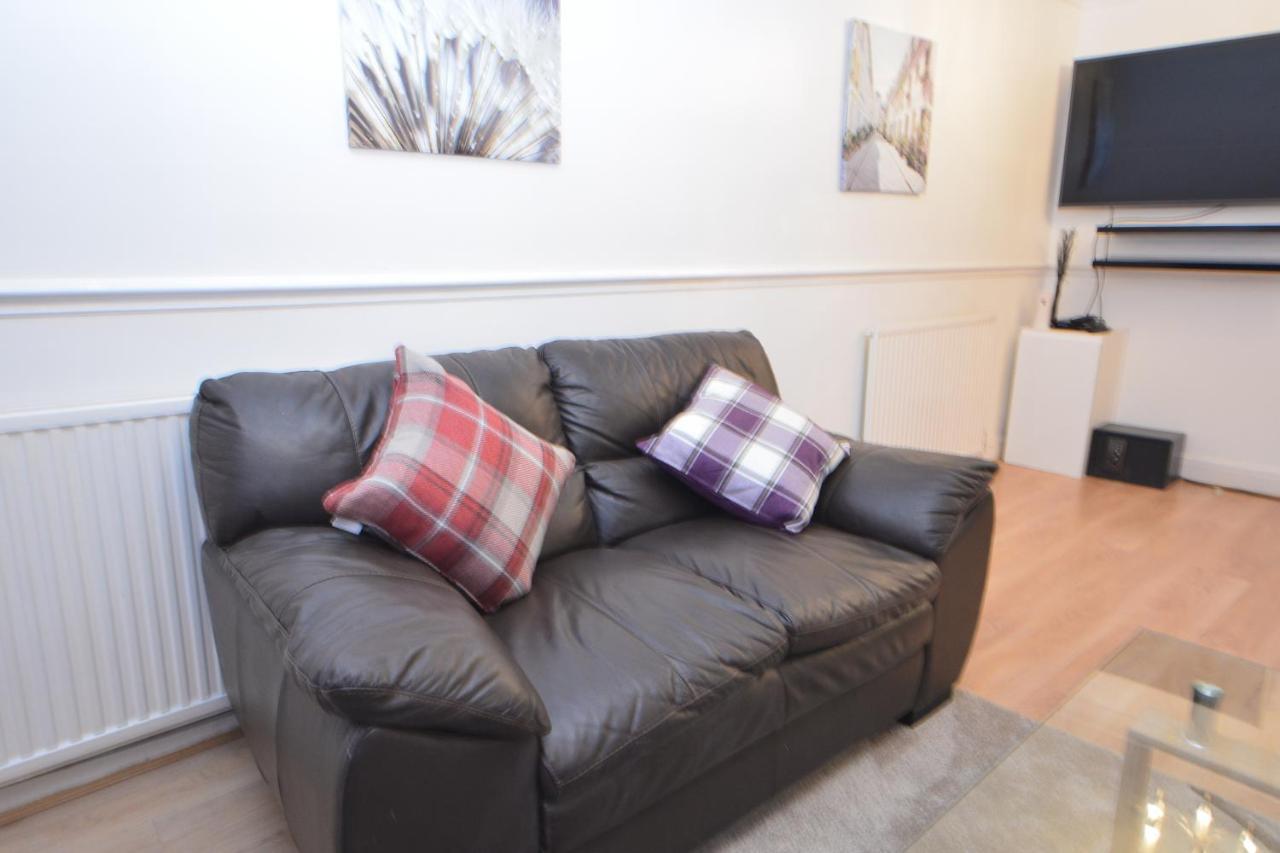 London Luxury 5 Bedroom House 2 Min Walk To The Tube Station Ντάγκεναμ Εξωτερικό φωτογραφία