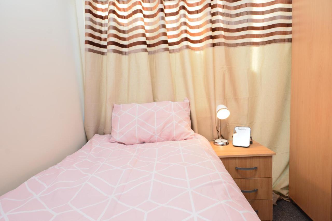London Luxury 5 Bedroom House 2 Min Walk To The Tube Station Ντάγκεναμ Εξωτερικό φωτογραφία