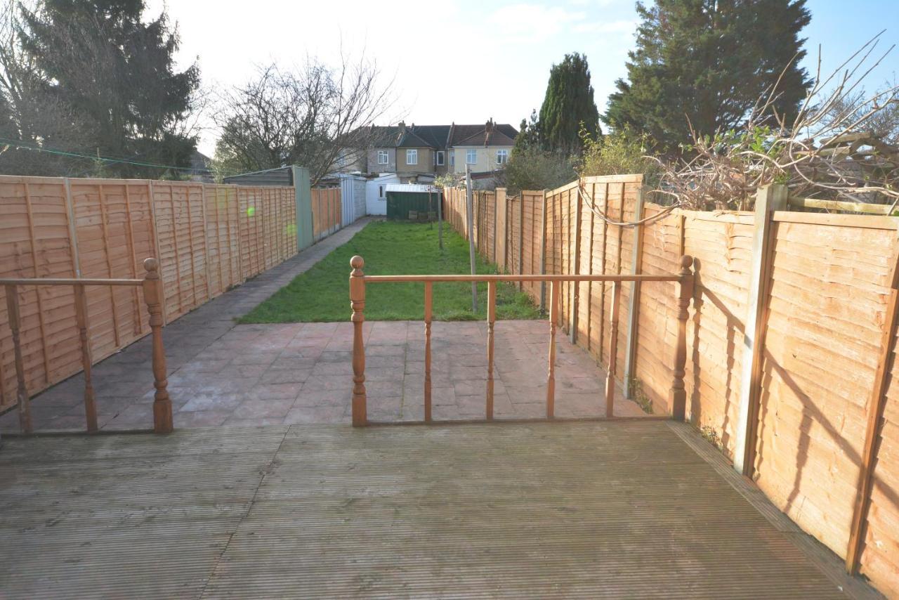London Luxury 5 Bedroom House 2 Min Walk To The Tube Station Ντάγκεναμ Εξωτερικό φωτογραφία