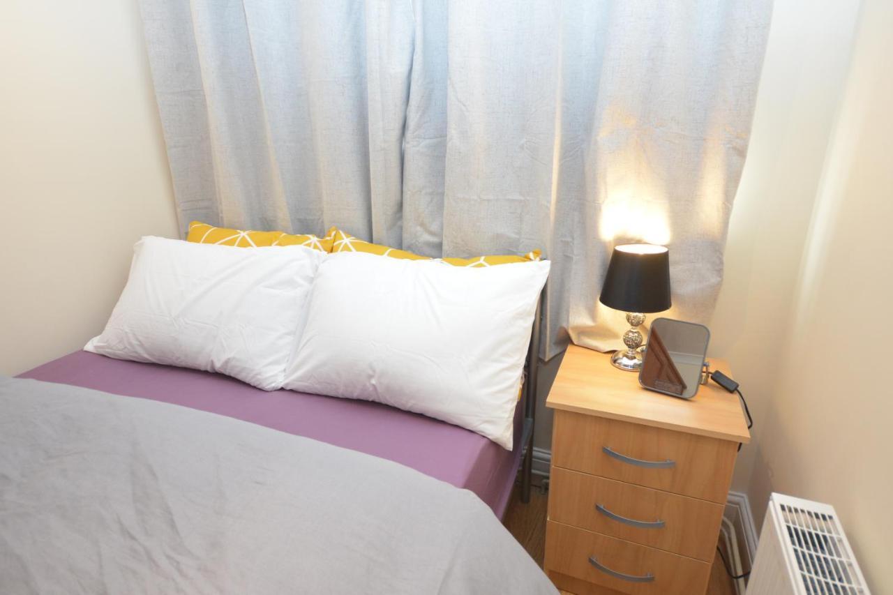 London Luxury 5 Bedroom House 2 Min Walk To The Tube Station Ντάγκεναμ Εξωτερικό φωτογραφία
