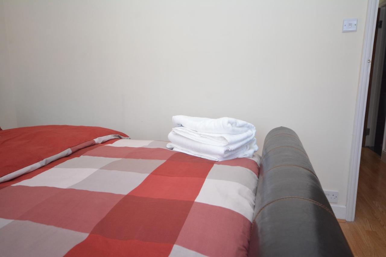 London Luxury 5 Bedroom House 2 Min Walk To The Tube Station Ντάγκεναμ Εξωτερικό φωτογραφία