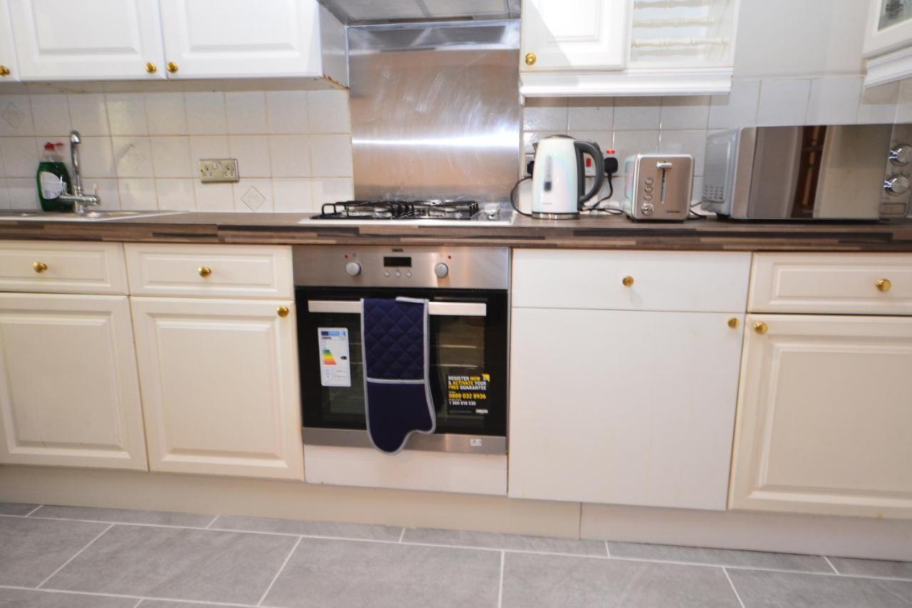London Luxury 5 Bedroom House 2 Min Walk To The Tube Station Ντάγκεναμ Εξωτερικό φωτογραφία