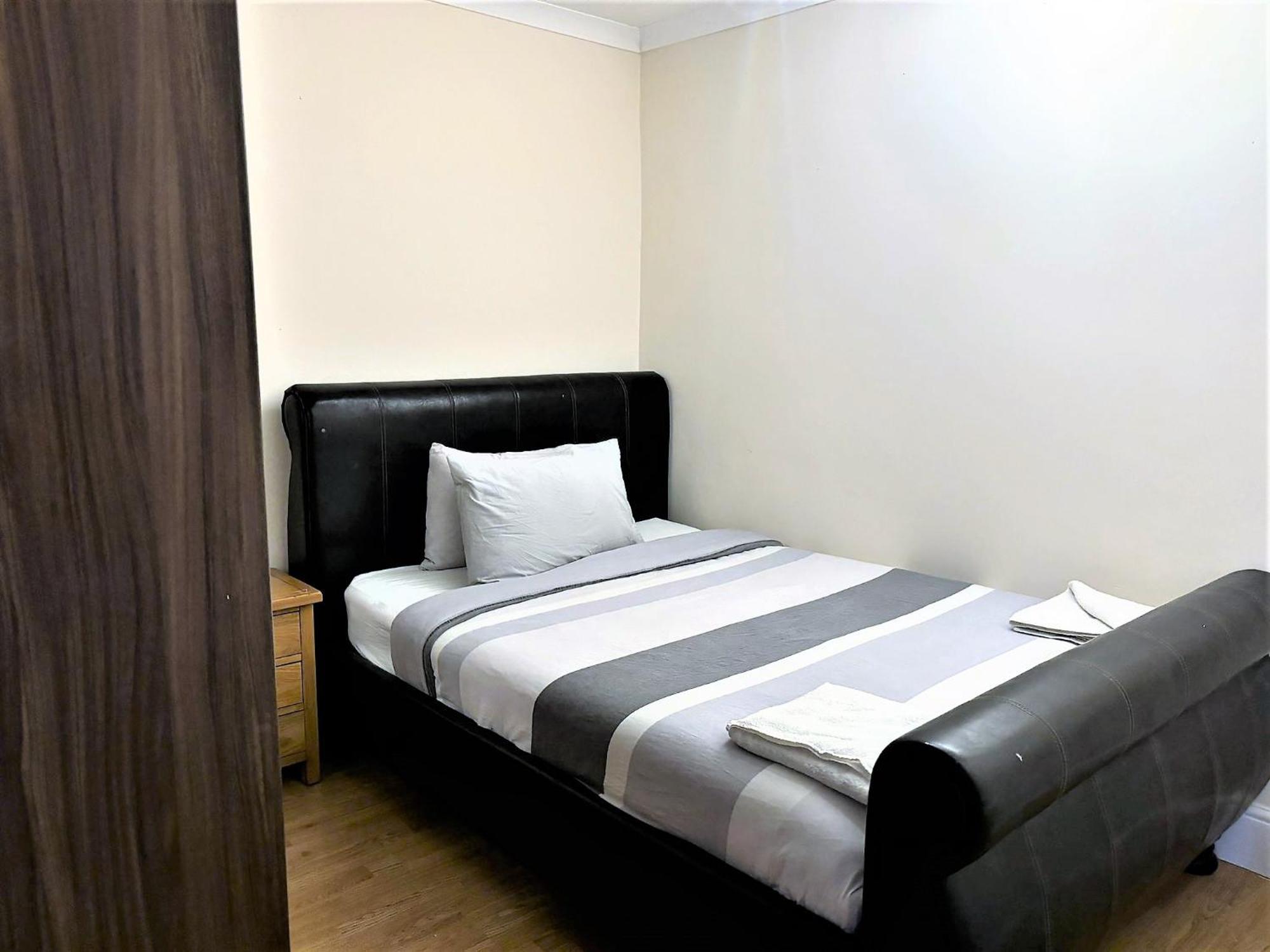 London Luxury 5 Bedroom House 2 Min Walk To The Tube Station Ντάγκεναμ Εξωτερικό φωτογραφία